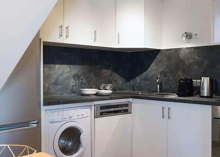 Charming 50m² In 1850 - Wifi, Terrace, Locker - Sleeps 4 - Chenus Quartier - Fr-1-631-149 谷雪维尔